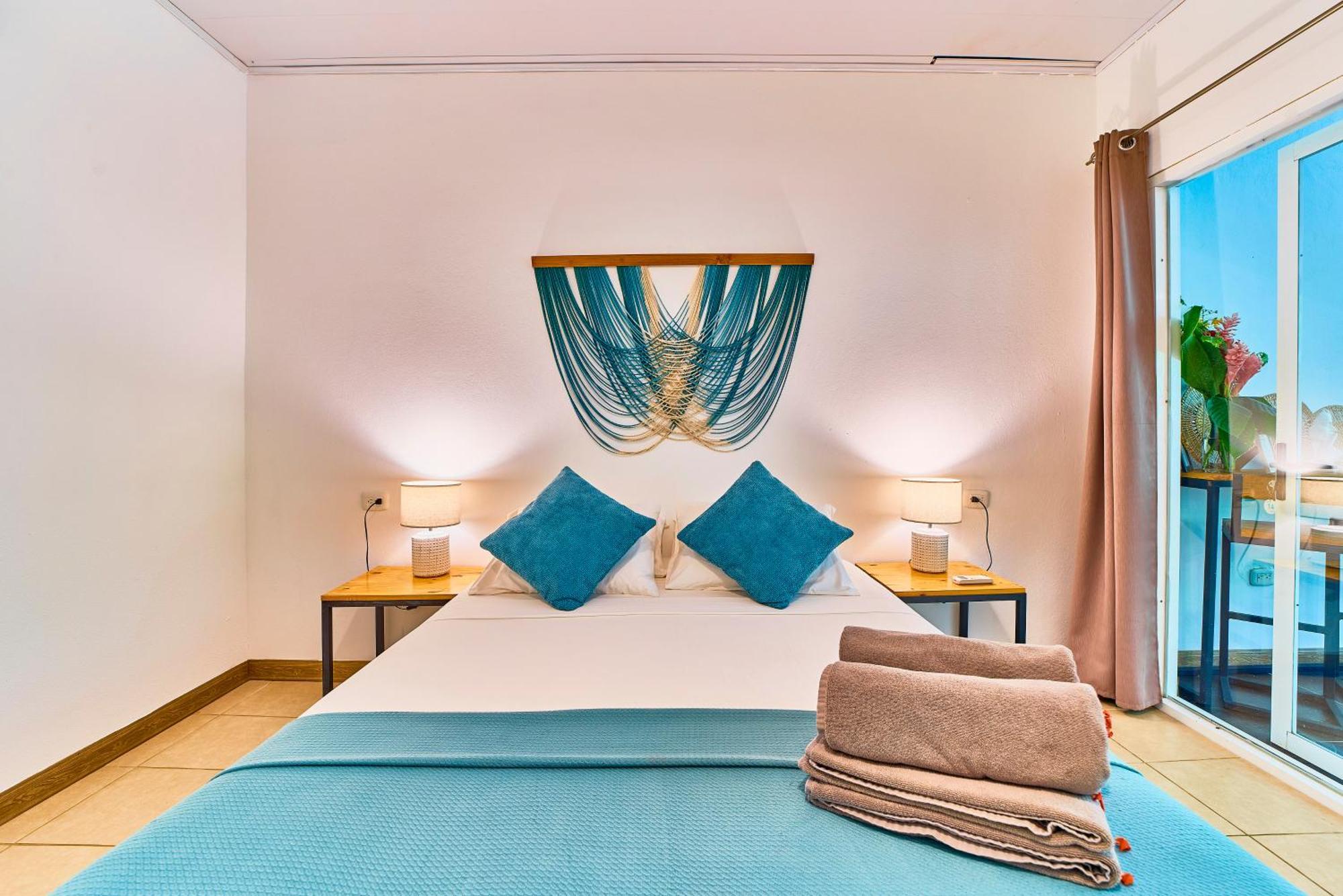 La Tica Y La Gata Otel Puerto Viejo de Talamanca Dış mekan fotoğraf